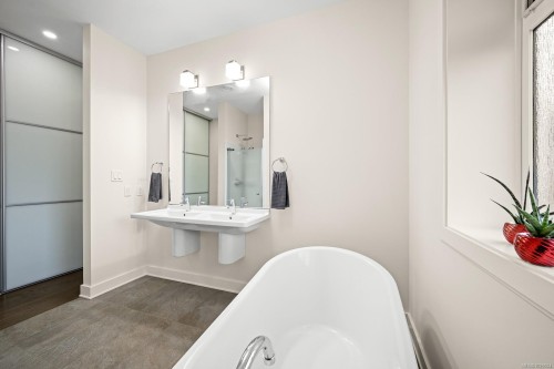 3767 Maple Lane, Royston, BC 