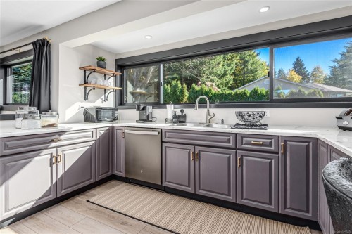 1100 Back Rd, Courtenay, BC 