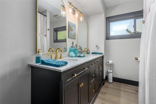 1100 Back Rd, Courtenay, BC 