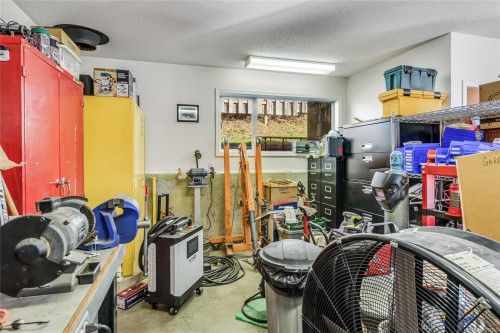 1100 Back Rd, Courtenay, BC 