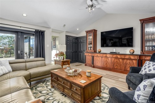 1100 Back Rd, Courtenay, BC 