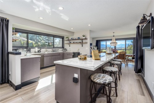 1100 Back Rd, Courtenay, BC 