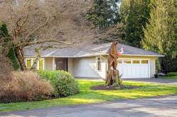 8619 Kingcome Cres  North Saanich, BC V8L 5C8