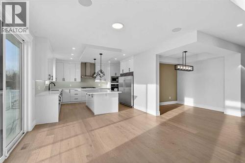 98 Waterford Crescent, Chestermere, AB - Indoor Photo Showing Kitchen