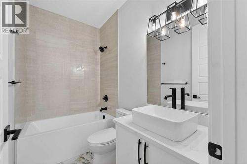 98 Waterford Crescent, Chestermere, AB - Indoor Photo Showing Bathroom
