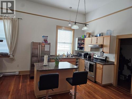618 7Th Avenue, Keremeos, BC - Indoor Photo Showing Kitchen