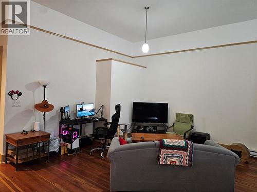 618 7Th Avenue, Keremeos, BC - Indoor