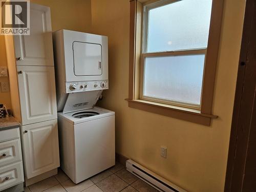 618 7Th Avenue, Keremeos, BC - Indoor Photo Showing Laundry Room