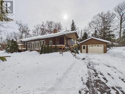 1989 Royal Home w/detached garage - 