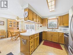 Kitchen/dining area - 