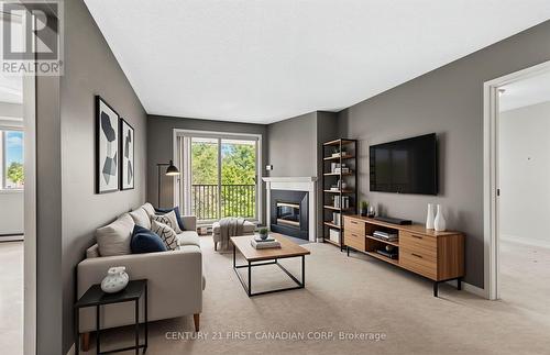 46 - 1096 Jalna Boulevard, London South (South X), ON - Indoor Photo Showing Living Room With Fireplace