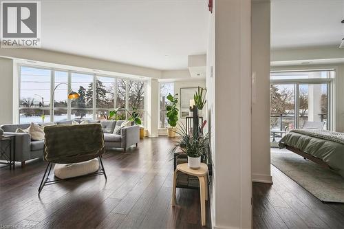 320 Plains Road E Unit# 211, Burlington, ON - Indoor Photo Showing Living Room