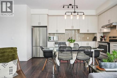 320 Plains Road E Unit# 211, Burlington, ON - Indoor Photo Showing Kitchen With Upgraded Kitchen