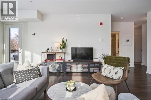 320 Plains Road E Unit# 211, Burlington, ON - Indoor Photo Showing Living Room