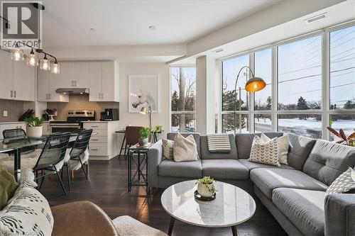 320 Plains Road E Unit# 211, Burlington, ON - Indoor Photo Showing Living Room