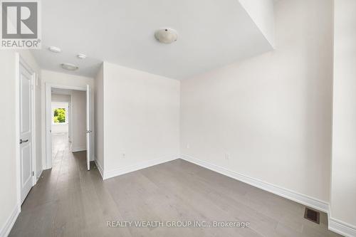 261 Seaview Heights, East Gwillimbury, ON - Indoor Photo Showing Other Room