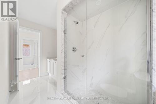 261 Seaview Heights, East Gwillimbury, ON - Indoor Photo Showing Bathroom