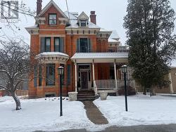 431 BURLINGTON AVENUE  Burlington, ON L7S 1R3