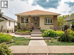 2006 7 Avenue S  Lethbridge, AB T1J 1M6