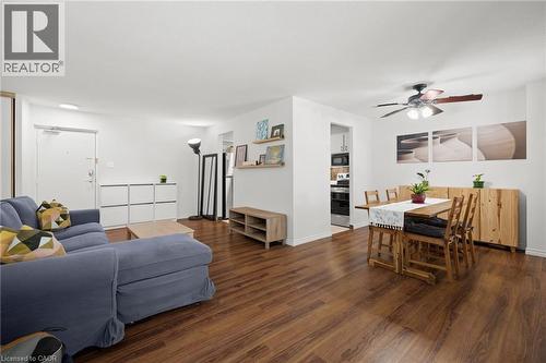 279 Chandler Drive Unit# 203, Kitchener, ON - Indoor Photo Showing Living Room