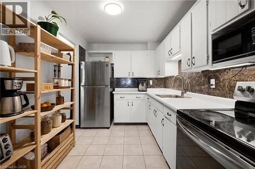 279 Chandler Drive Unit# 203, Kitchener, ON - Indoor Photo Showing Kitchen