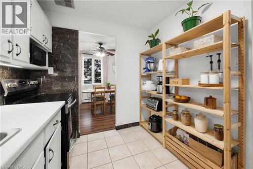 279 Chandler Drive Unit# 203, Kitchener, ON - Indoor Photo Showing Kitchen