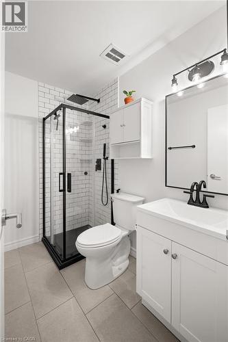 279 Chandler Drive Unit# 203, Kitchener, ON - Indoor Photo Showing Bathroom