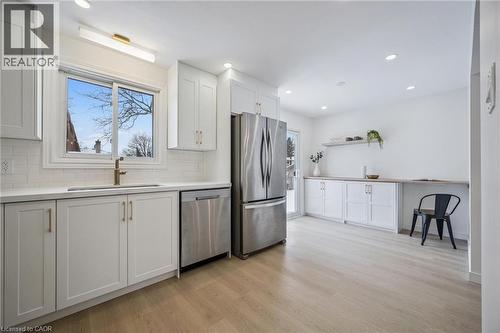 21 Forest Glen Court, Kitchener, ON - Indoor Photo Showing Kitchen
