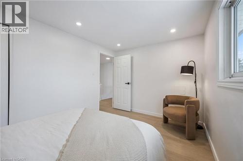 21 Forest Glen Court, Kitchener, ON - Indoor Photo Showing Bedroom