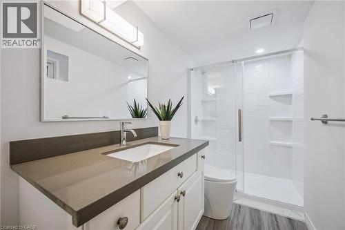 21 Forest Glen Court, Kitchener, ON - Indoor Photo Showing Bathroom