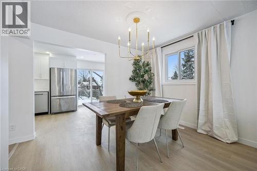 21 Forest Glen Court, Kitchener, ON - Indoor Photo Showing Dining Room
