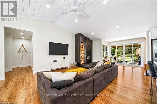 16 Bonisteel Road, Quinte West, ON - Indoor Photo Showing Living Room