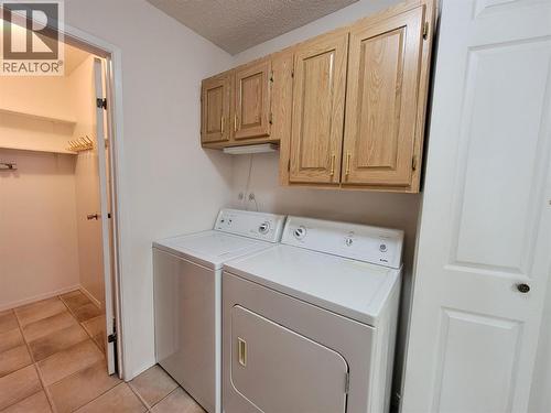 604 11Th Avenue, Keremeos, BC - Indoor Photo Showing Laundry Room