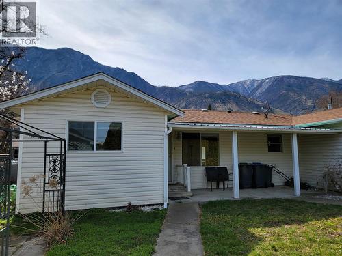 604 11Th Avenue, Keremeos, BC - Outdoor With Deck Patio Veranda