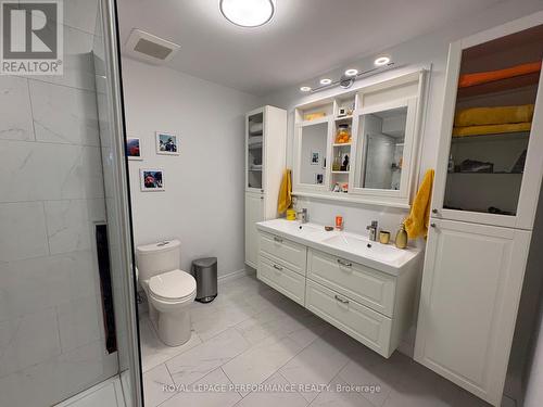 104 Blackburn Avenue, Ottawa, ON - Indoor Photo Showing Bathroom