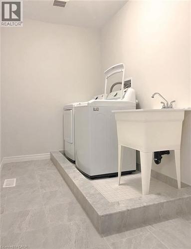 57 Lloyd Davies Way, Binbrook, ON - Indoor Photo Showing Laundry Room