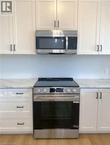 57 Lloyd Davies Way, Binbrook, ON - Indoor Photo Showing Kitchen
