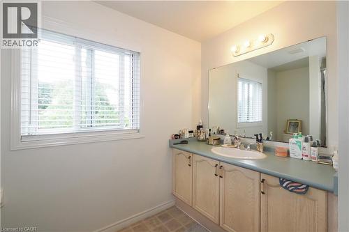 429 Exmoor Street, Waterloo, ON - Indoor Photo Showing Bathroom