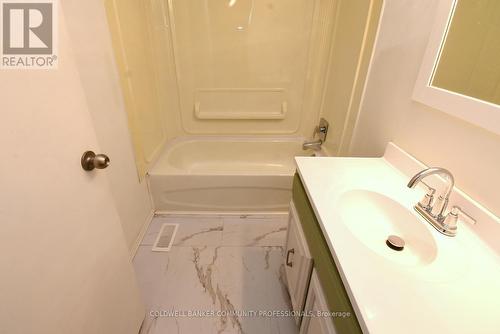 67 Elford Crescent, Hamilton, ON - Indoor Photo Showing Bathroom