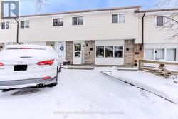 9 - 523 PARKVIEW CRESCENT  Cambridge, ON N3H 4Z9