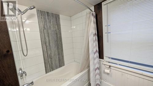 190 Clarence Street, London East (East K), ON - Indoor Photo Showing Bathroom