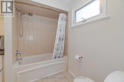 Upper - 75 Wright Crescent, Caledon, ON - Indoor Photo Showing Bathroom