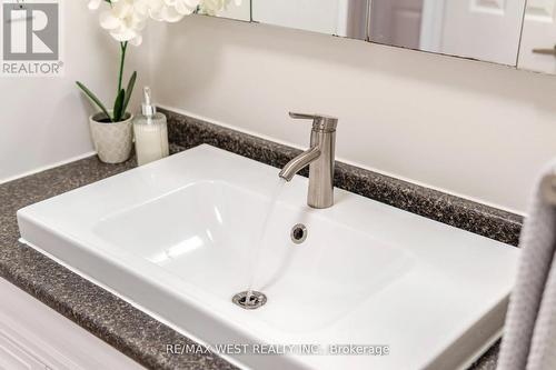 Upper - 75 Wright Crescent, Caledon, ON - Indoor Photo Showing Bathroom