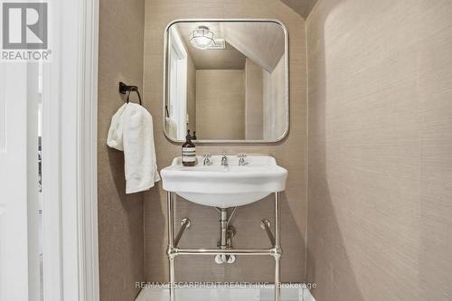 92 Wanita Road, Mississauga, ON - Indoor Photo Showing Bathroom