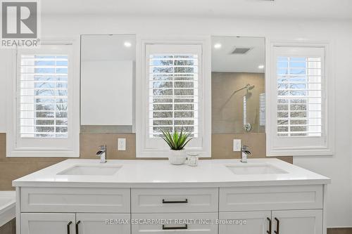 92 Wanita Road, Mississauga, ON - Indoor Photo Showing Bathroom