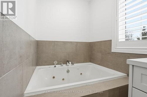 92 Wanita Road, Mississauga, ON - Indoor Photo Showing Bathroom