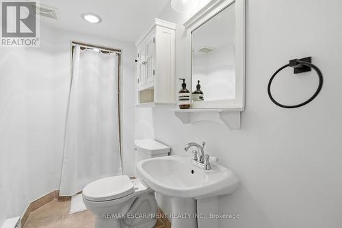 92 Wanita Road, Mississauga, ON - Indoor Photo Showing Bathroom