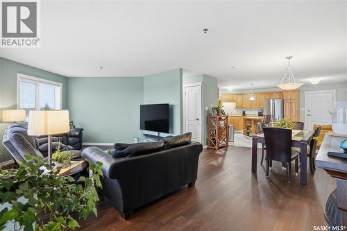 #312 2909 Arens Road E, Regina, SK - Indoor Photo Showing Living Room