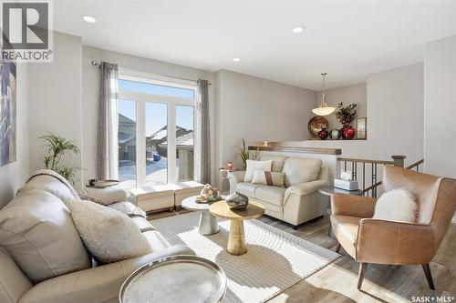 404 Lyle Crescent, Warman, SK - Indoor Photo Showing Living Room