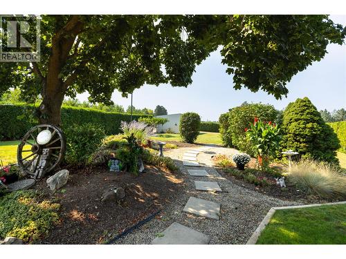 3970 June Springs Road, Kelowna, BC - Outdoor